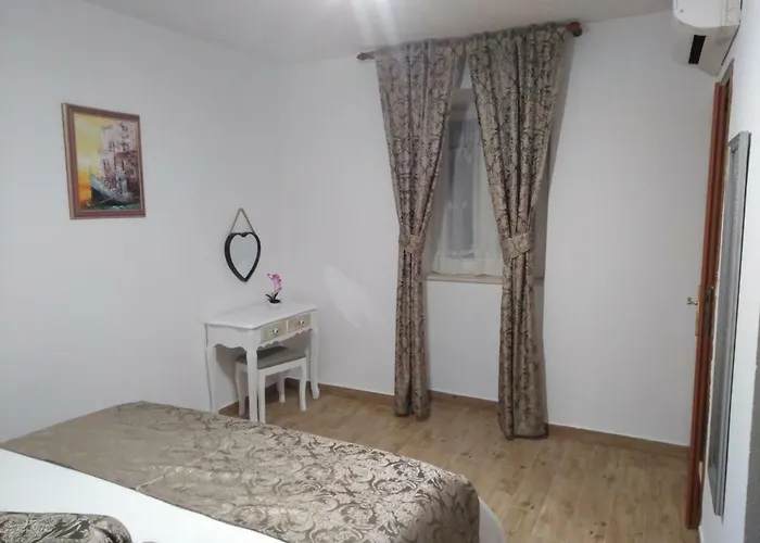 Center Roko Appartement *