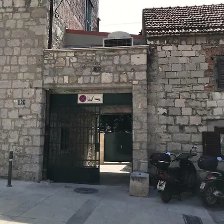 Διαμέρισμα Center Roko